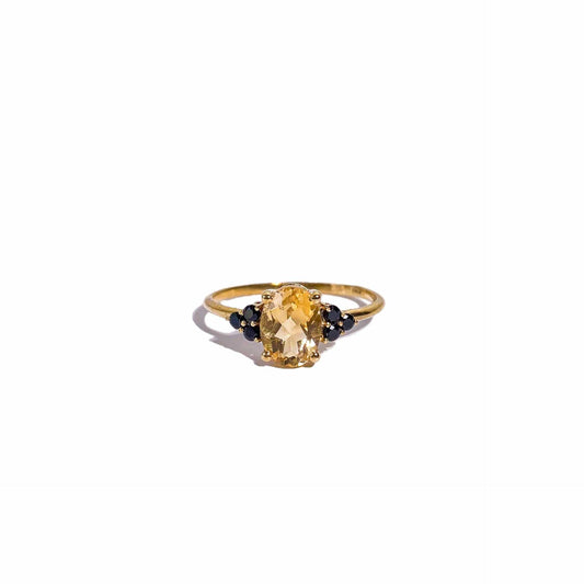 8 x 6 mm Oval cut Citrine with 3 Black Spinel side stones Ring