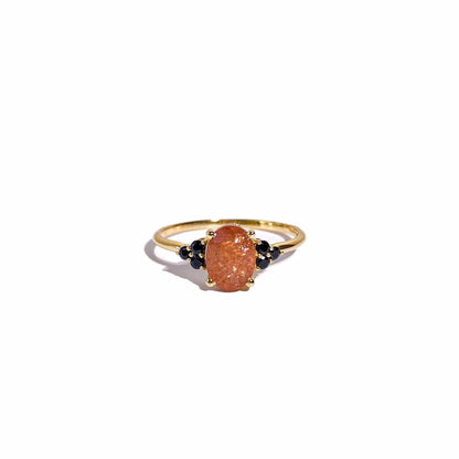 8 x 6 mm Oval cut Sunstone with 3 Black Spinel side stones Ring