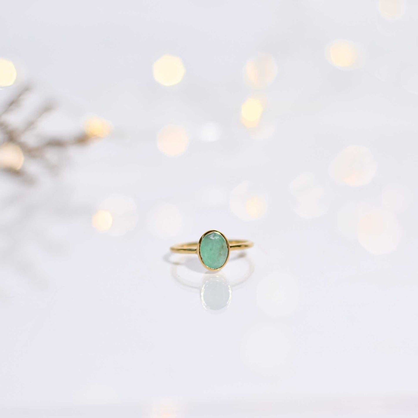 8 x 6 mm Oval cut Emerald Bezel Ring
