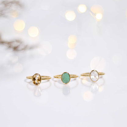 8 x 6 mm Oval cut Emerald Bezel Ring
