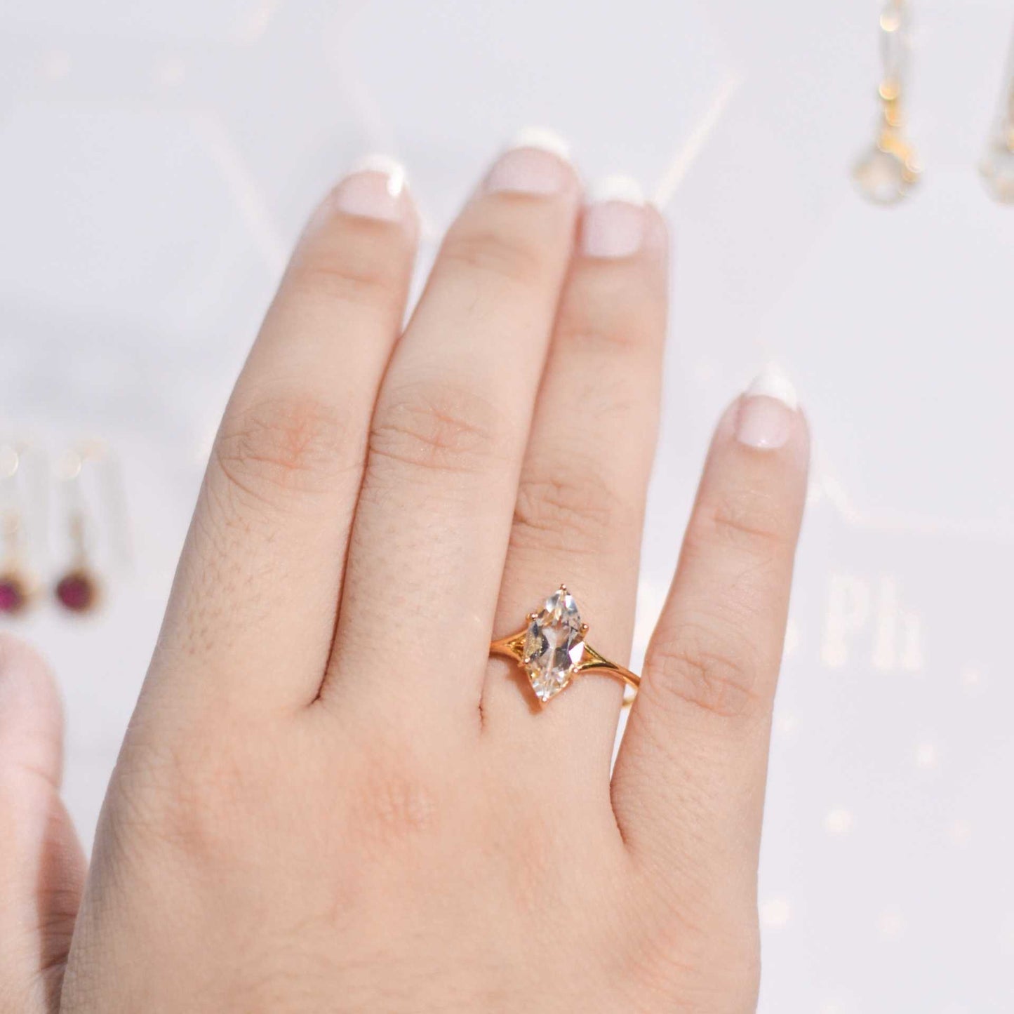 12 x 6 mm Marquise cut WhiteTopaz Yellow gold plated Ring