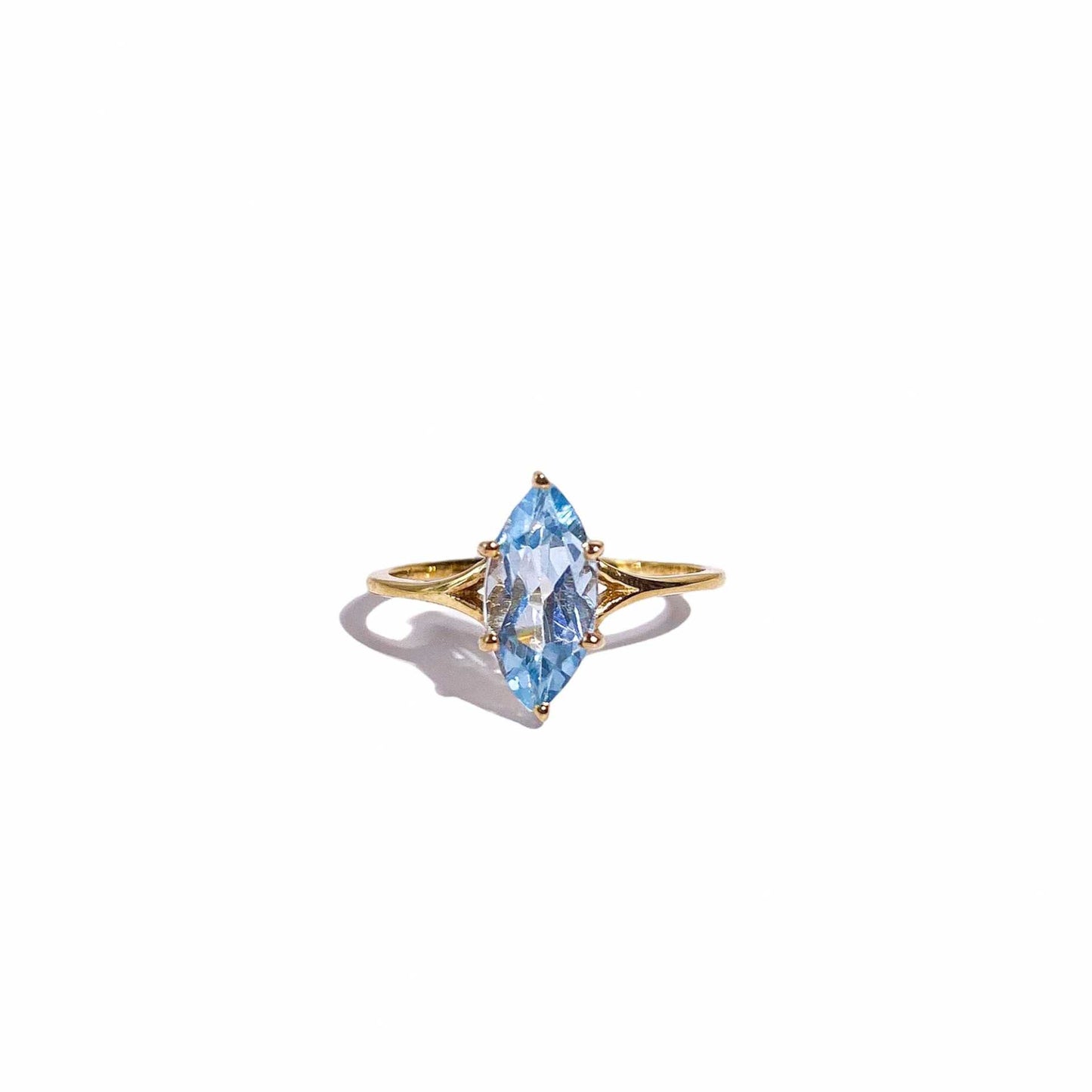 12 x 6 mm Marquise cut Swiss Blue Topaz Yellow gold plated Ring