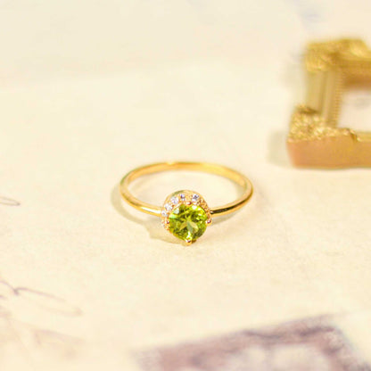 6 mm Round cut Peridot with Crescent Cz Yellow gold plated Ring