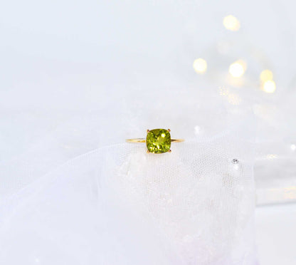 8mm Cushion cut Peridot Yellow gold plated Ring