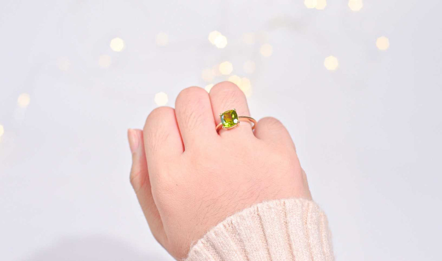 8mm Cushion cut Peridot Yellow gold plated Ring