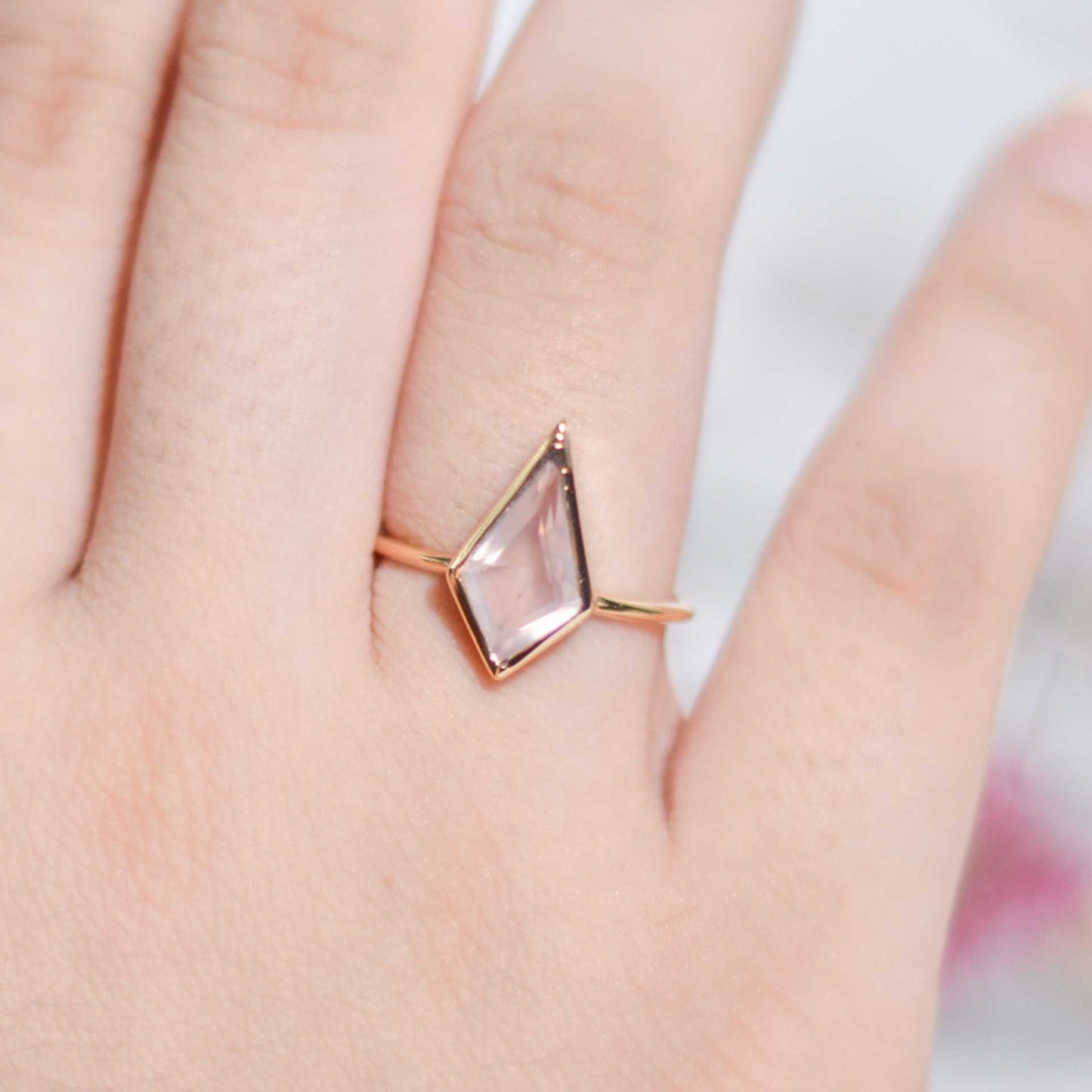 14 x 7 mm Kite Rose quartz Ring