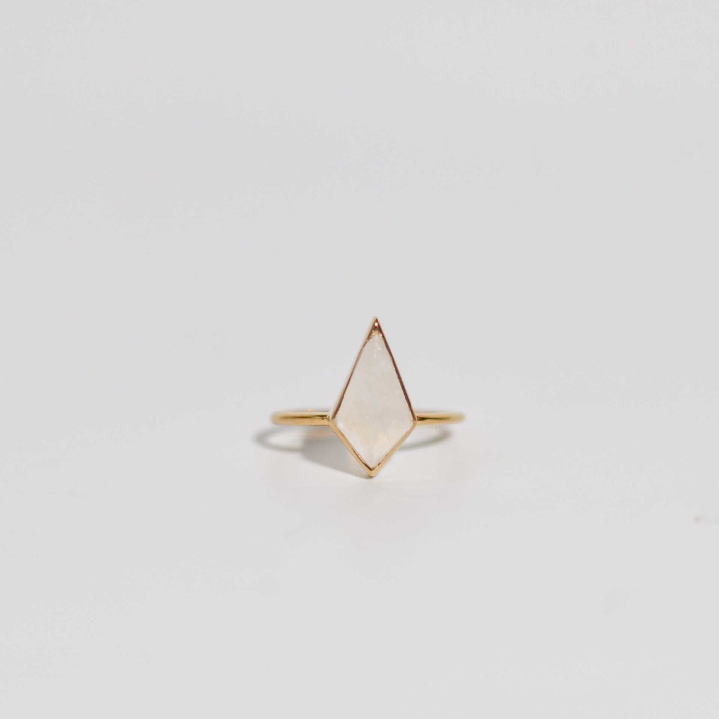 14 x 7 mm Kite Rainbow Moonstone Ring