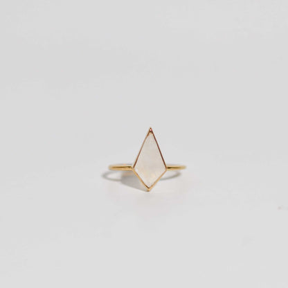 14 x 7 mm Kite Rainbow Moonstone Ring