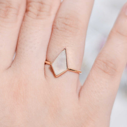 14 x 7 mm Kite Rainbow Moonstone Ring