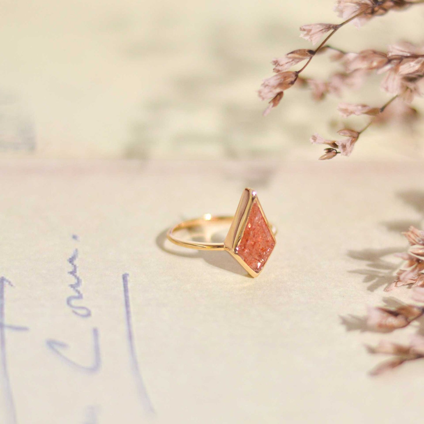 14 x 7 mm Kite Sunstone Ring