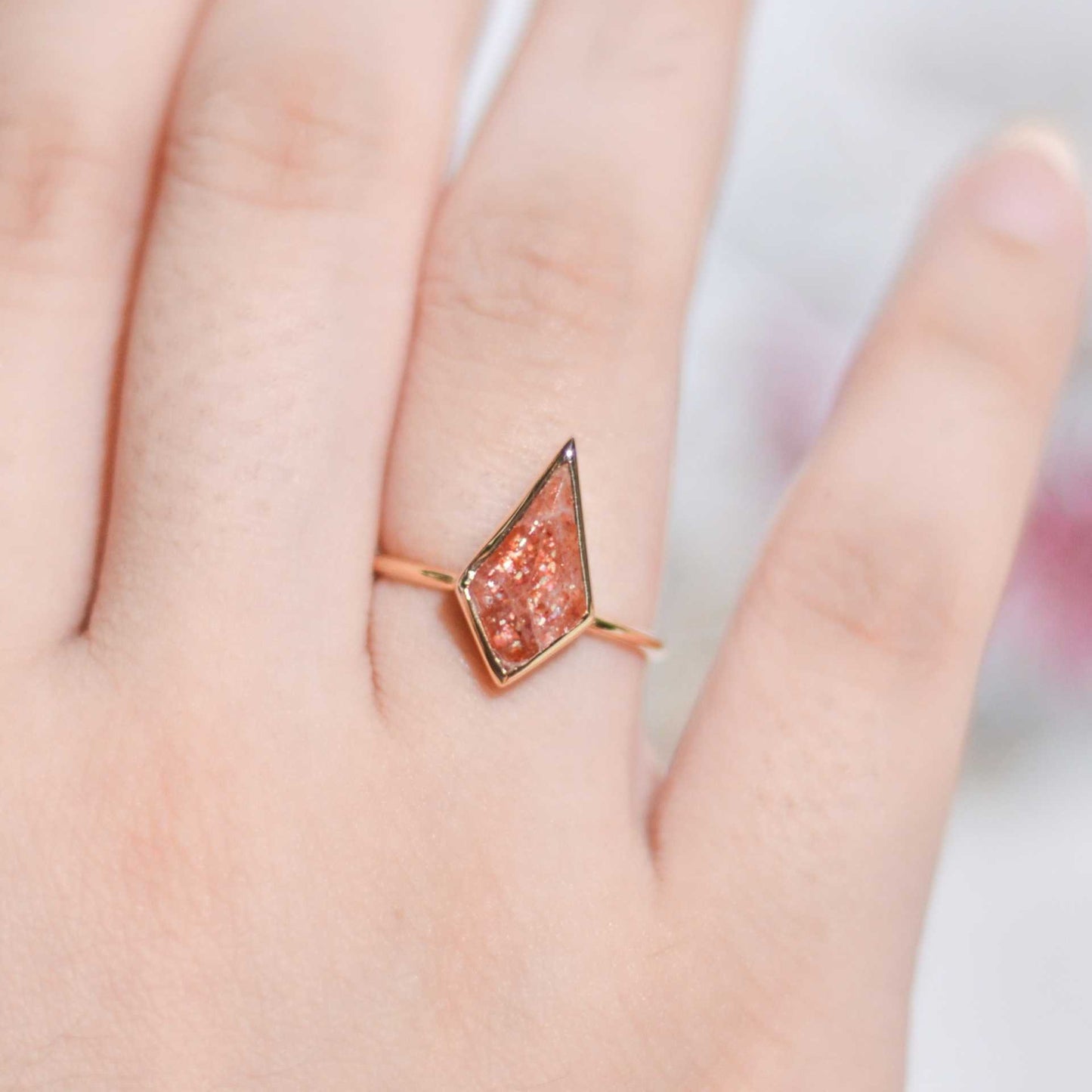14 x 7 mm Kite Sunstone Ring