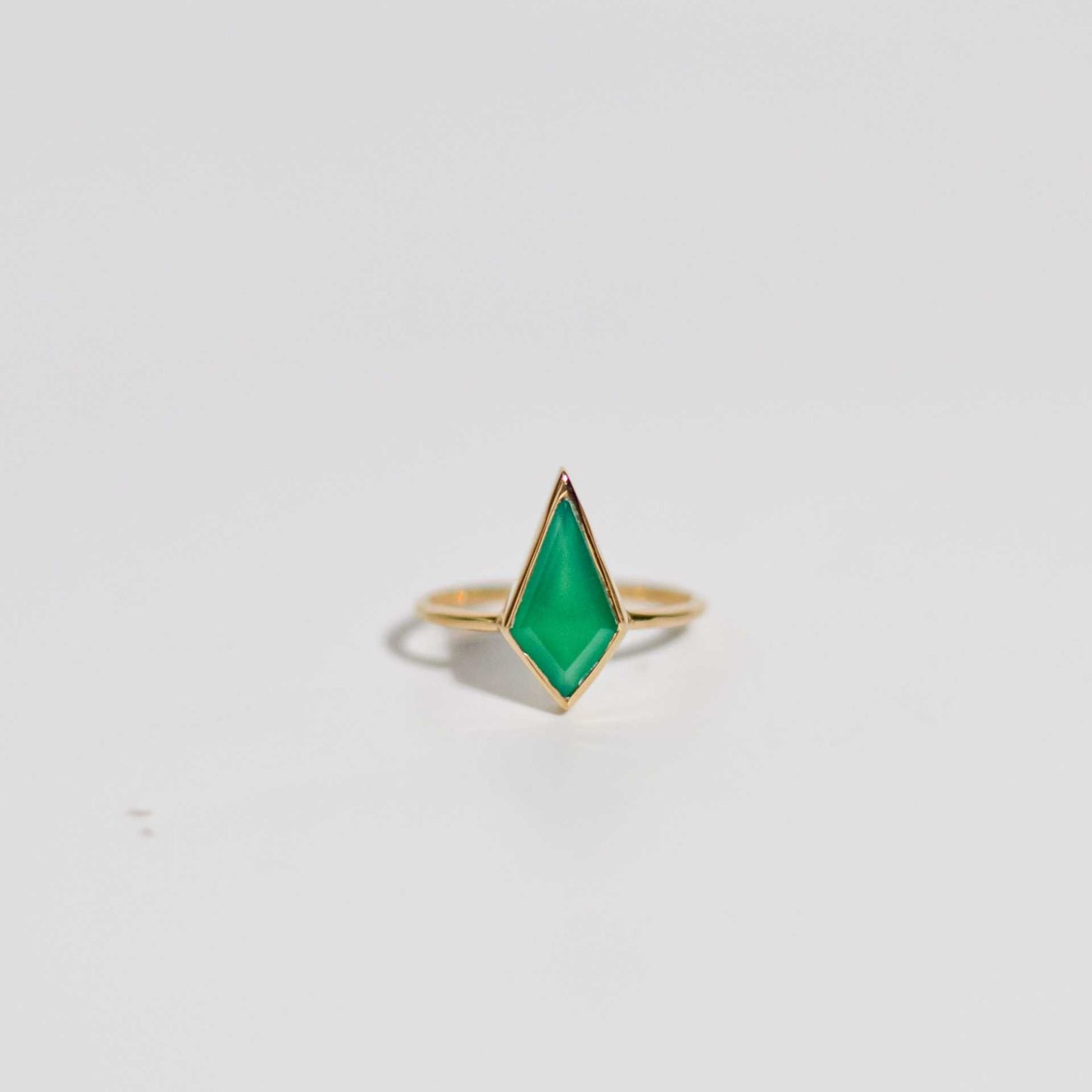14 x 7 mm Kite Green Onyx Ring