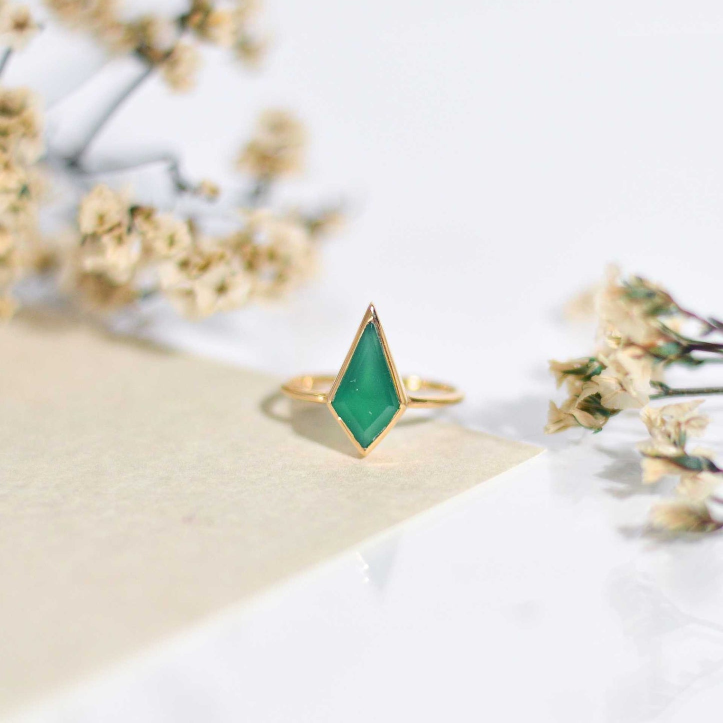 14 x 7 mm Kite Green Onyx Ring
