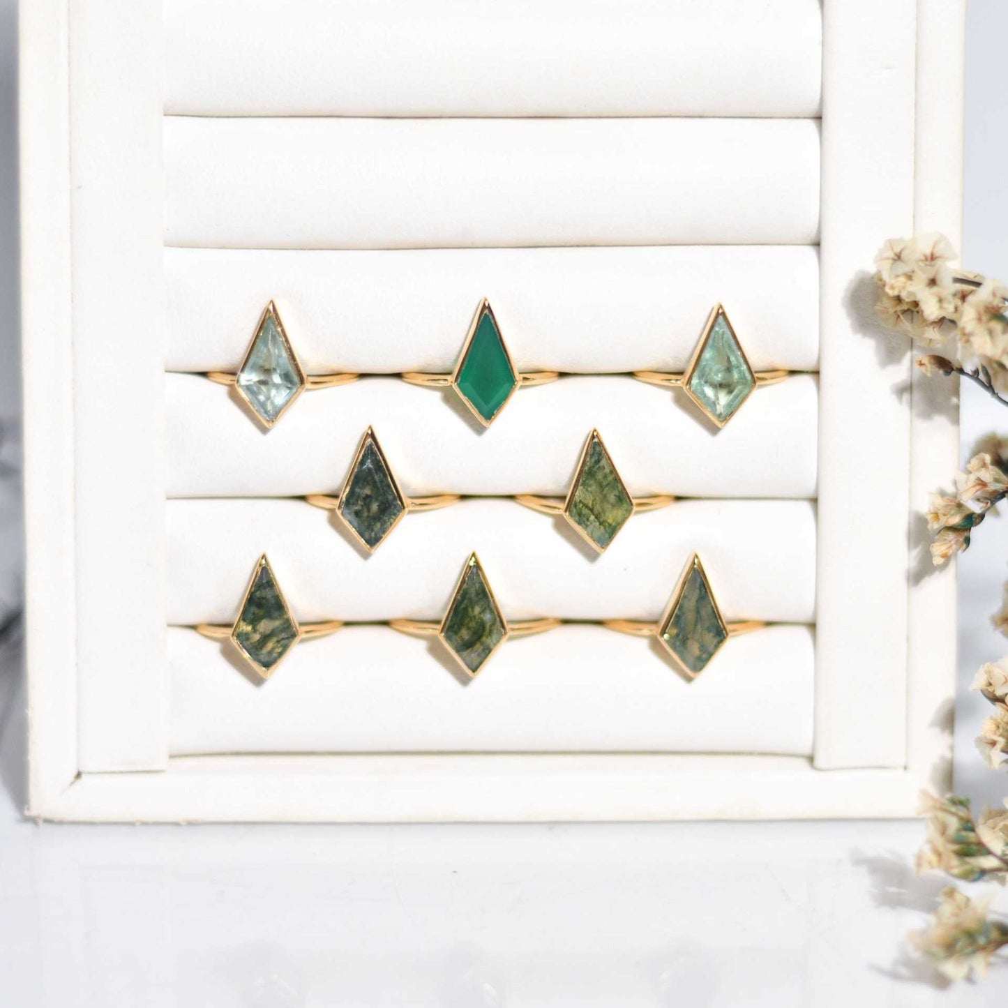 14 x 7 mm Kite Green Onyx Ring