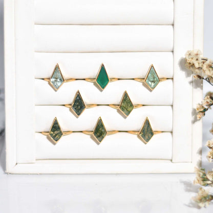 14 x 7 mm Kite Green Onyx Ring