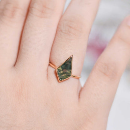 14 x 7 mm Kite Green Moss Agate Ring