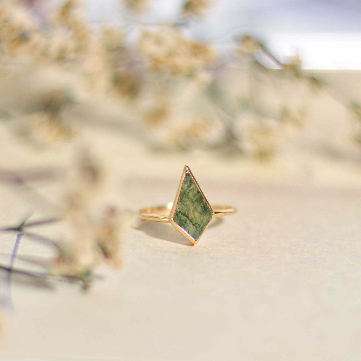 14 x 7 mm Kite Green Moss Agate Ring