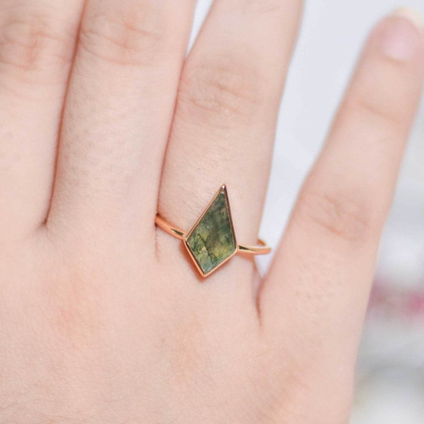 14 x 7 mm Kite Green Moss Agate Ring