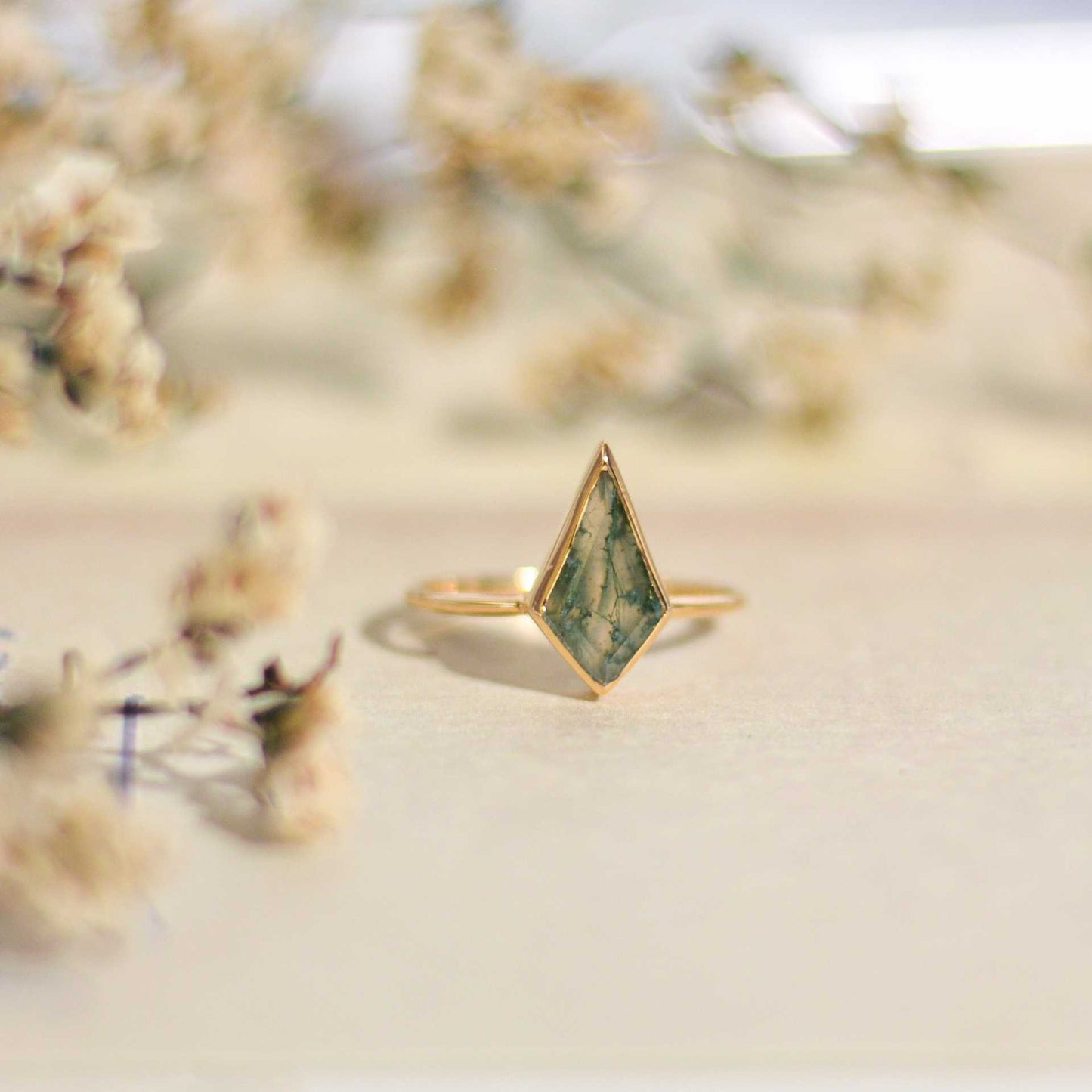 14 x 7 mm Kite Green Moss Agate Ring