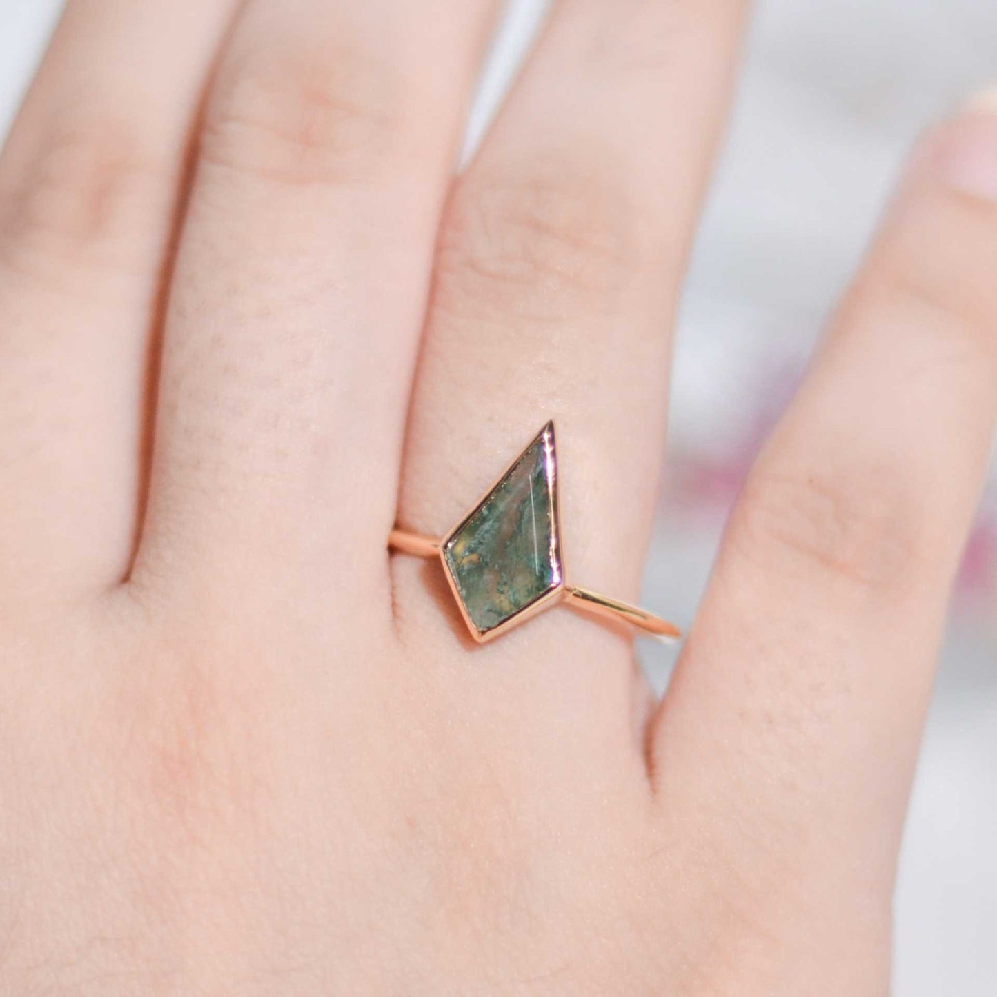 14 x 7 mm Kite Green Moss Agate Ring