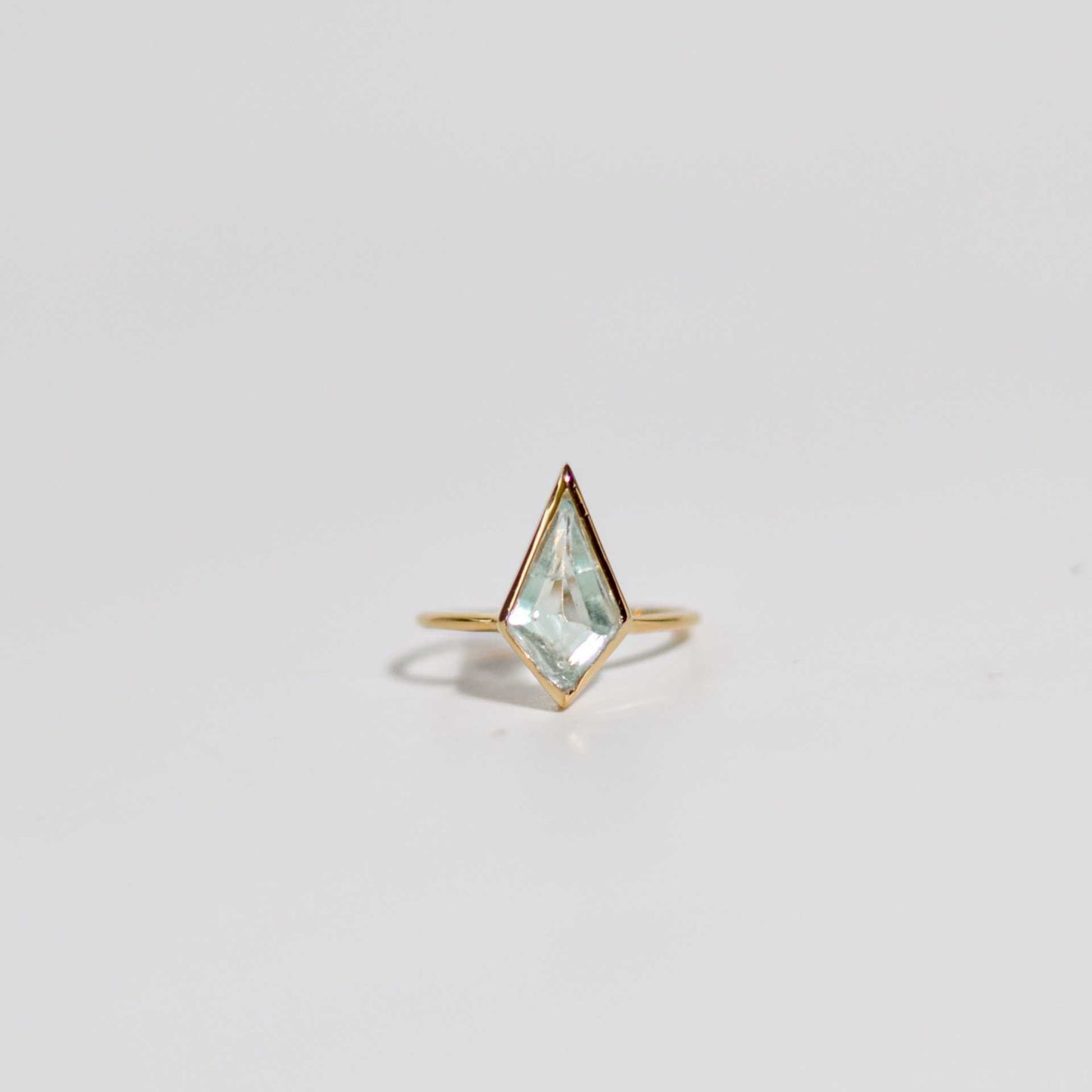14 x 7 mm Kite Green Flourite Ring