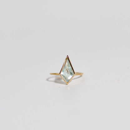 14 x 7 mm Kite Green Flourite Ring