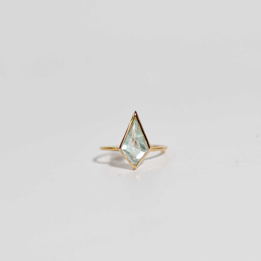 14 x 7 mm Kite Green Flourite Ring