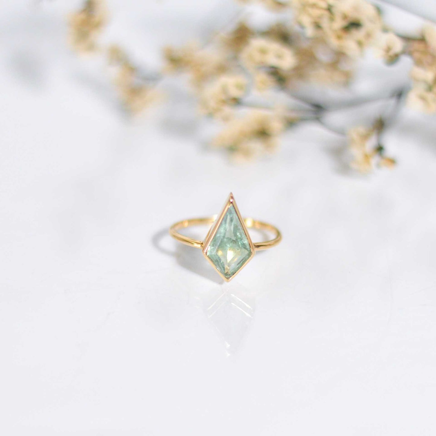 14 x 7 mm Kite Green Flourite Ring