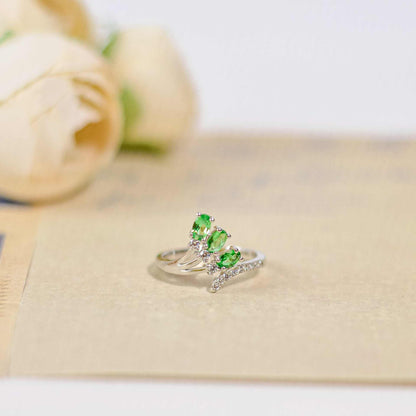 5 x 3 mm Oval cut Tsavorite Garnet Cluster Ring