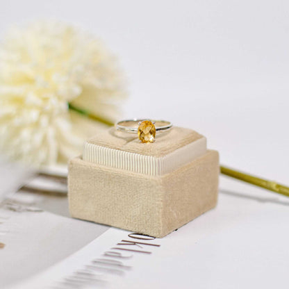 8 x 6 mm Oval cut Citrine Ring