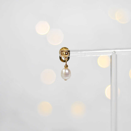 White biwa dangling pearls yellow gold plated earrings