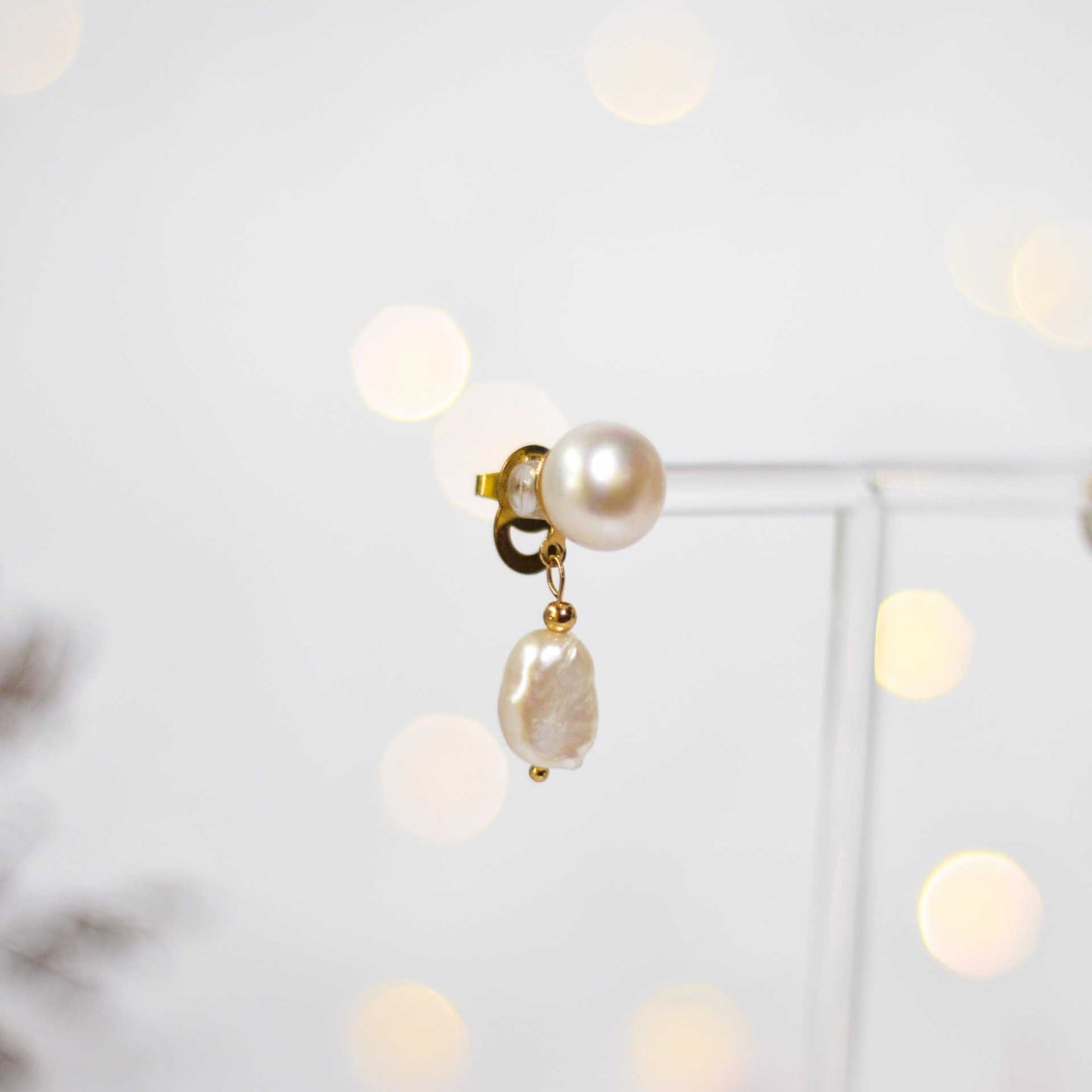 White siopao and baroque dangling pearls yellow gold plated earrings