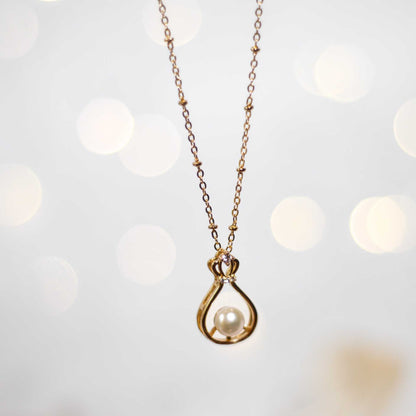 Yellow Gold Plated Necklace with 23.2 mm Pendant and 7 mm Siopao White Pearl